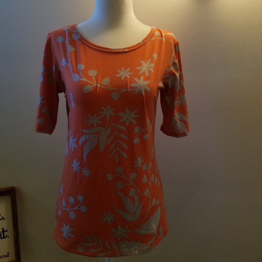 Small LuLaRoe Gigi Top